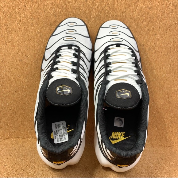 Nike Air Max Plus White Black Metallic Gold Men's Shoes - Picture 6 of 8